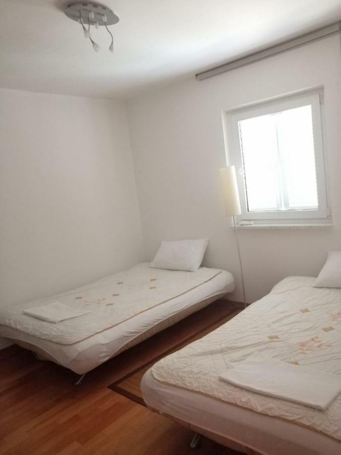 Apartment Gaj Malinska